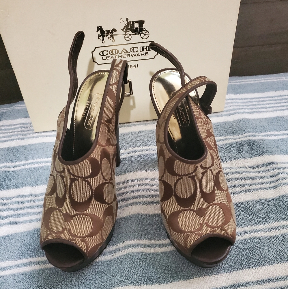 Coach size 5
